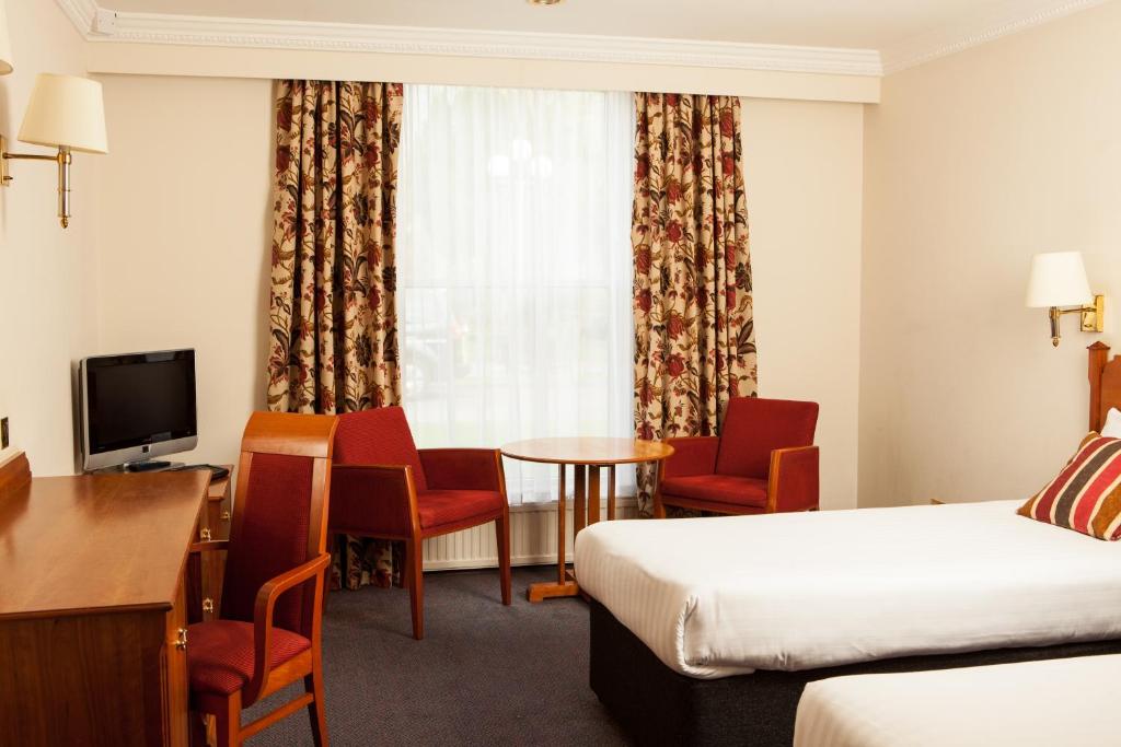 Mercure York Fairfield Manor Hotel